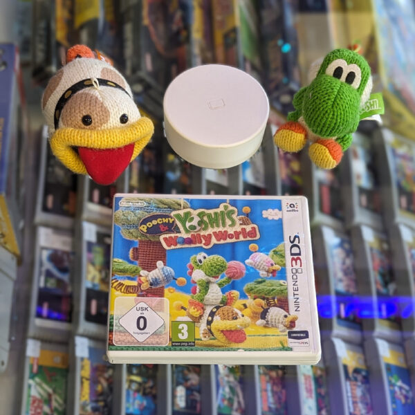Yoshi's Woolly World with Poochy, Green Yarn Yoshi and 3DS Amiibo Reader